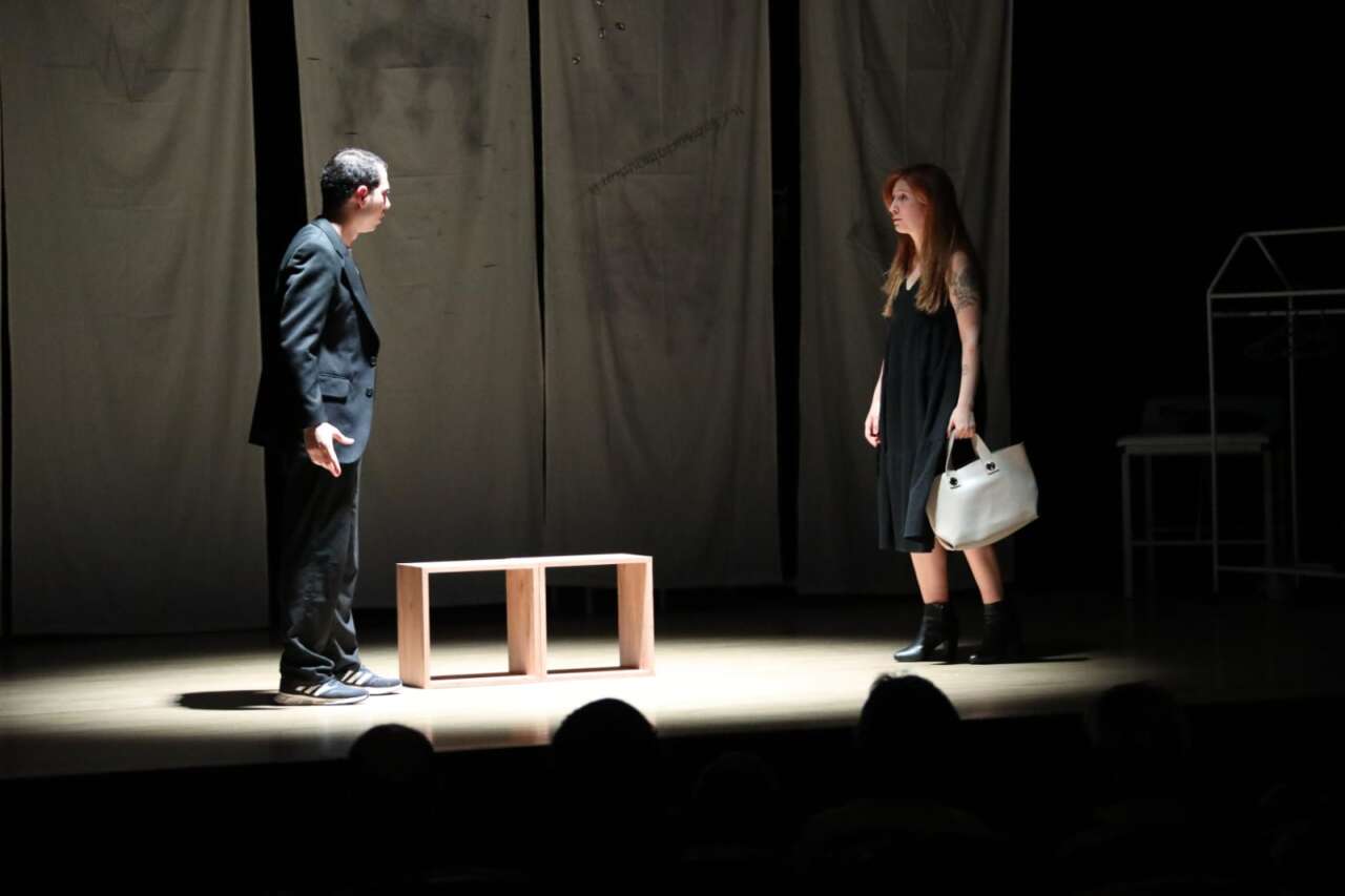 Menteşe Belediye Tiyatrosu “Çocuk Parkı Yaraları” İle Fethiye’de Sahne Aldı 4